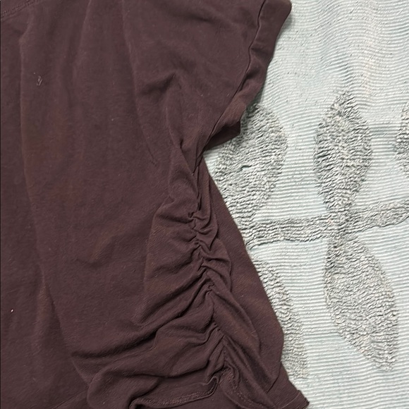 Black Ruched Cap Sleeve Crop Top - Picture 4 of 5